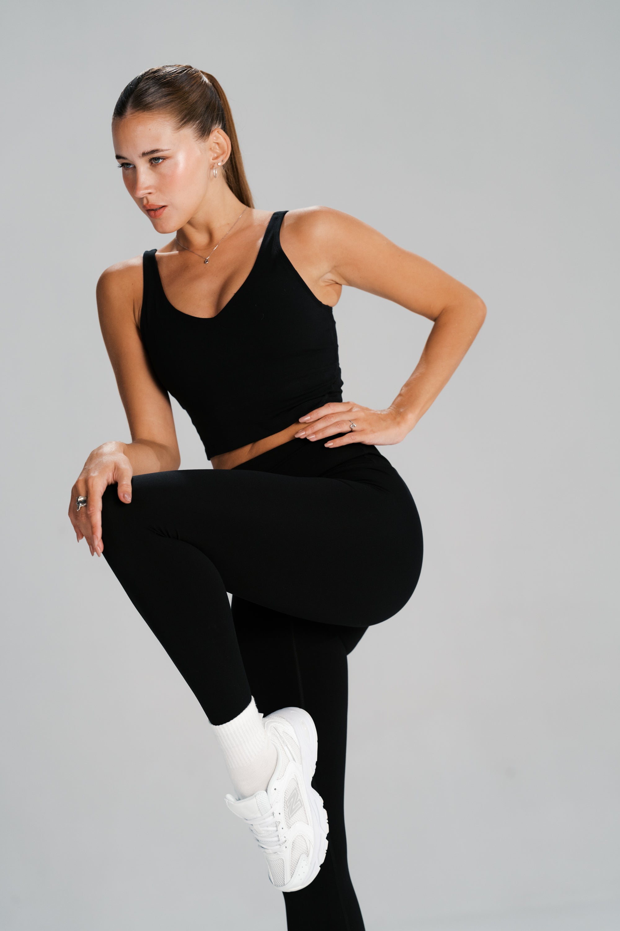 Corset-Form Top & Sculpt Mid-Rise Leggings (Black Onyx)